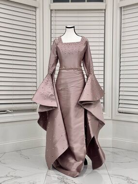 Elegant Mauve Satin Evening Gown with Draped Bell Sleeves